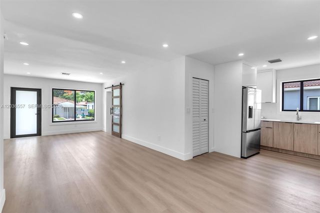 4353 SW 2nd St, Miami, FL 33134