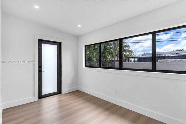 4353 SW 2nd St, Miami, FL 33134