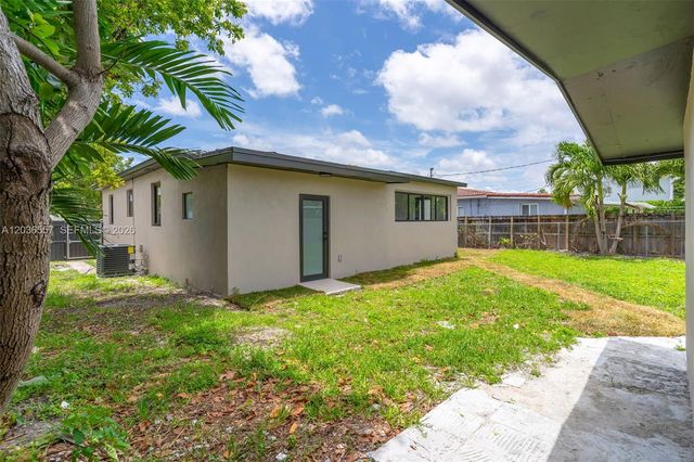 4353 SW 2nd St, Miami, FL 33134