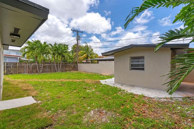4353 SW 2nd St, Miami, FL 33134