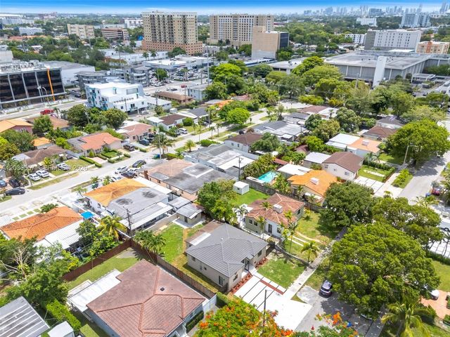 4353 SW 2nd St, Miami, FL 33134