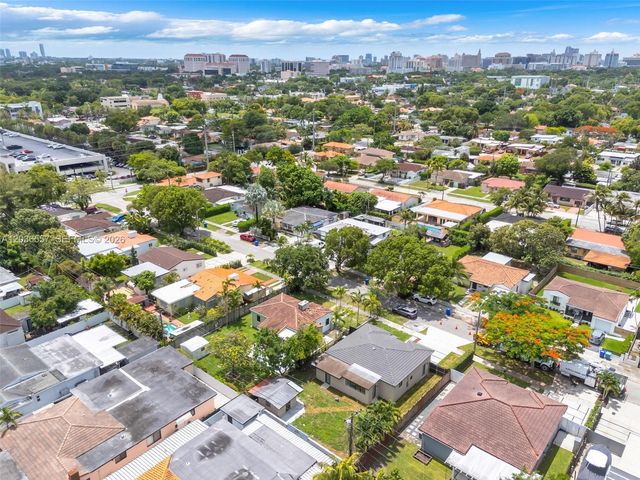 4353 SW 2nd St, Miami, FL 33134