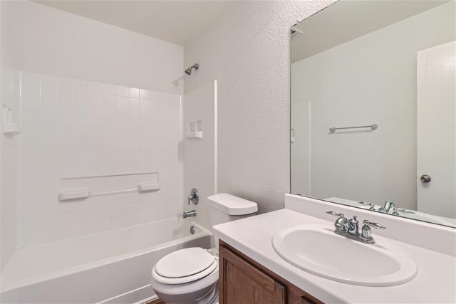 18408 Cloudmore LN, Elgin, TX 78621