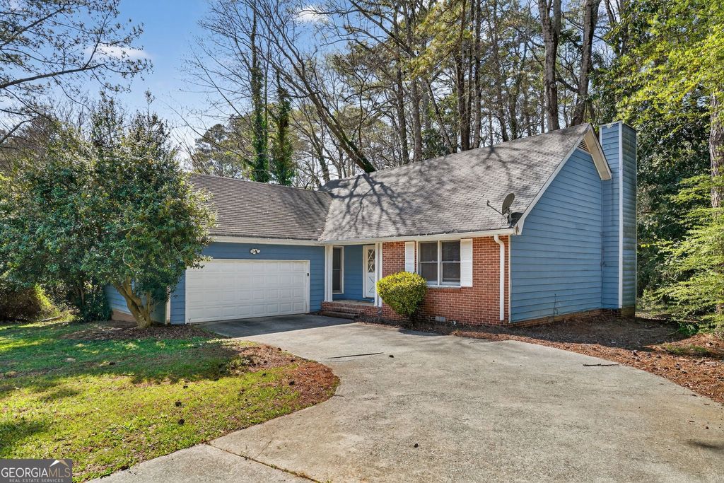1036 Huntingdon Court, Stone Mountain, GA 30083