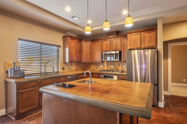 7225 Adobe Road, 29 Palms, CA 92277