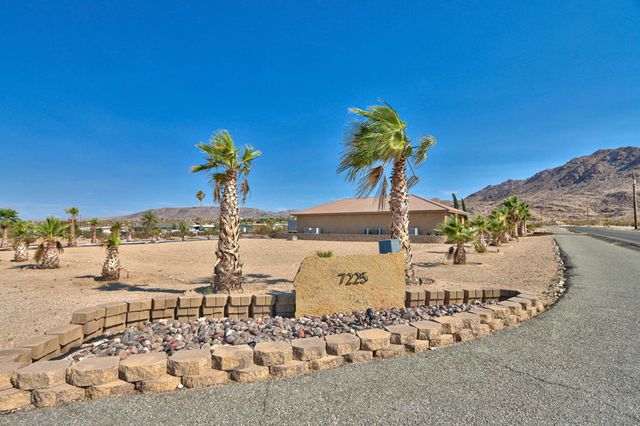 7225 Adobe Road, 29 Palms, CA 92277