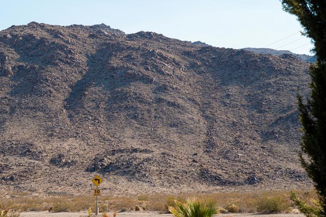 7225 Adobe Road, 29 Palms, CA 92277