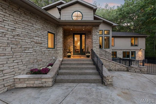 1800 W Adams Avenue, Kirkwood, MO 63122