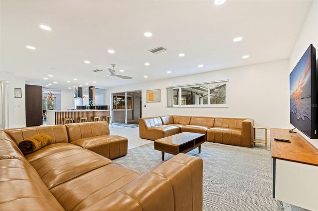 2130 14TH AVENUE SW, Largo, FL 33770