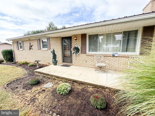 2951 JEFFERSON DRIVE, Chambersburg, PA 17201
