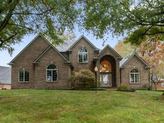 2055 Claybrook Court, Newburgh, IN 47630