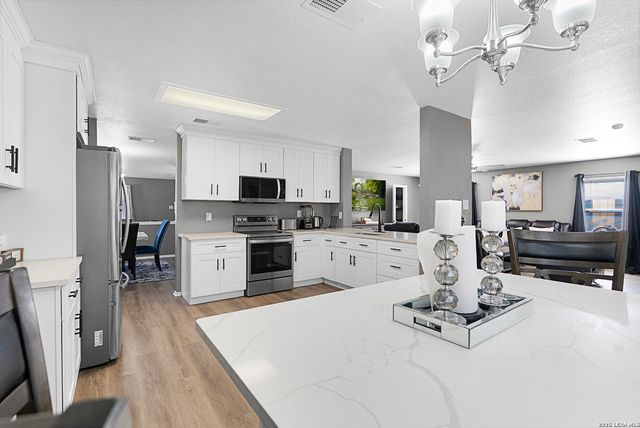 10330 Rainbow, San Antonio, TX 78245