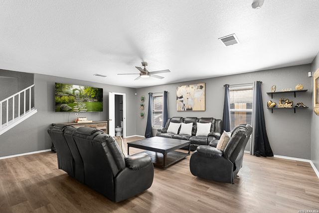 10330 Rainbow, San Antonio, TX 78245