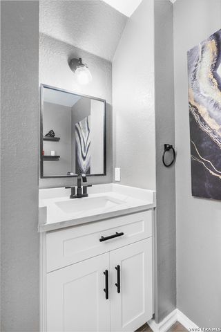 10330 Rainbow, San Antonio, TX 78245