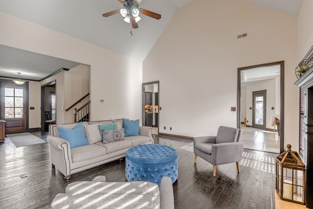 2142 Trieste Trl, Adams, TN 37010