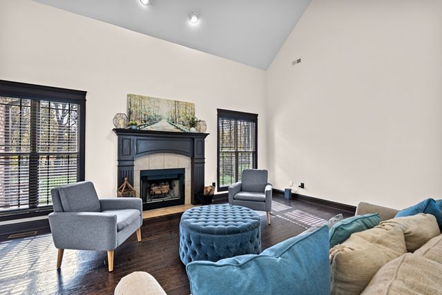 2142 Trieste Trl, Adams, TN 37010