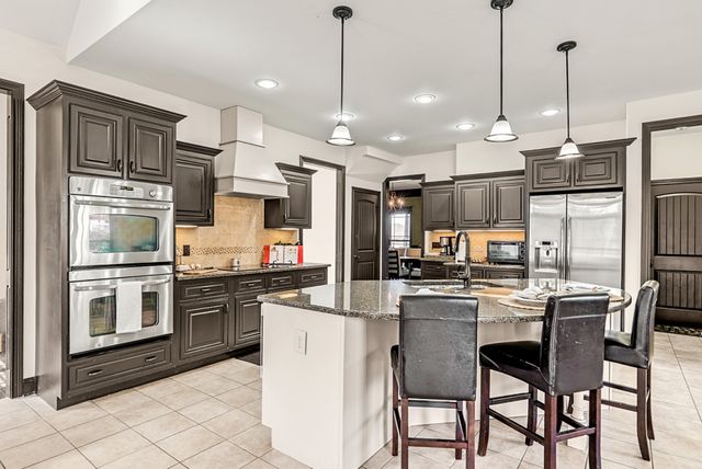 2142 Trieste Trl, Adams, TN 37010