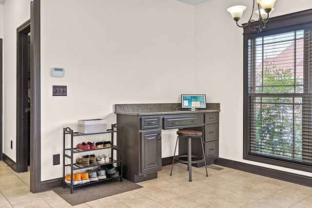 2142 Trieste Trl, Adams, TN 37010