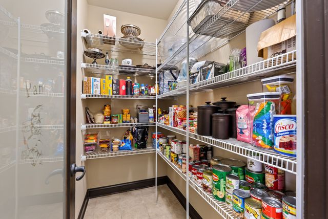 2142 Trieste Trl, Adams, TN 37010