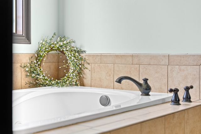 2142 Trieste Trl, Adams, TN 37010