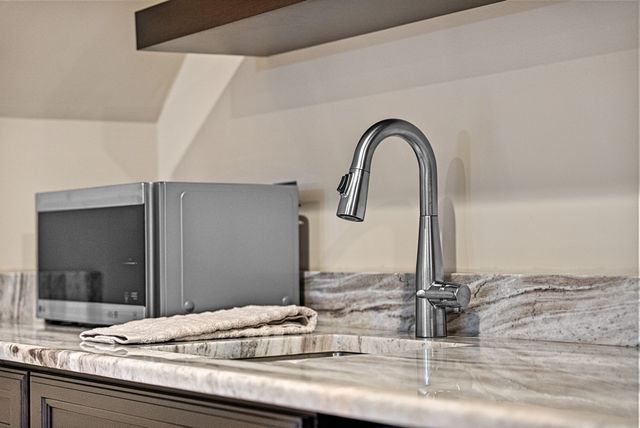 2142 Trieste Trl, Adams, TN 37010