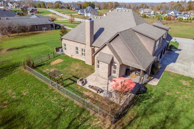 2142 Trieste Trl, Adams, TN 37010