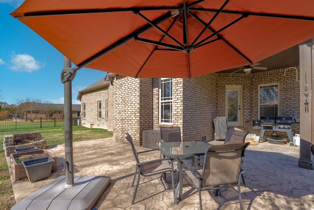 2142 Trieste Trl, Adams, TN 37010