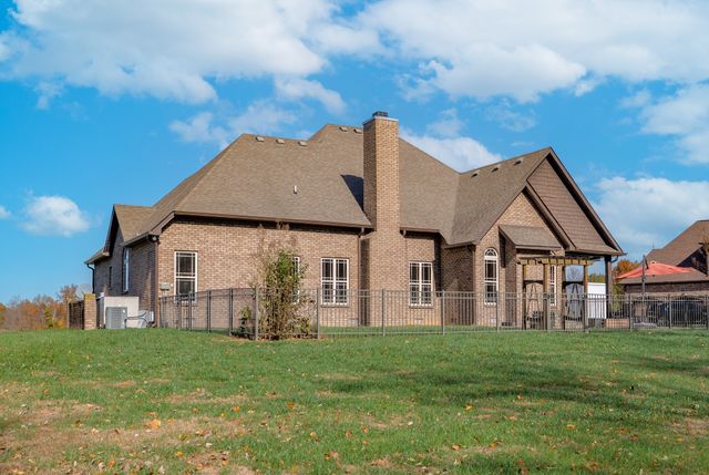 2142 Trieste Trl, Adams, TN 37010