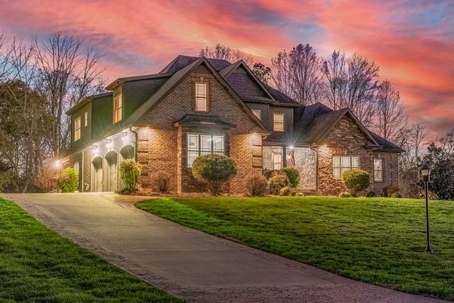 2142 Trieste Trl, Adams, TN 37010