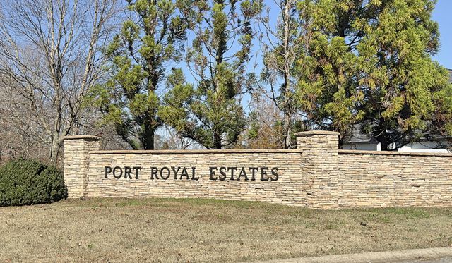 2142 Trieste Trl, Adams, TN 37010