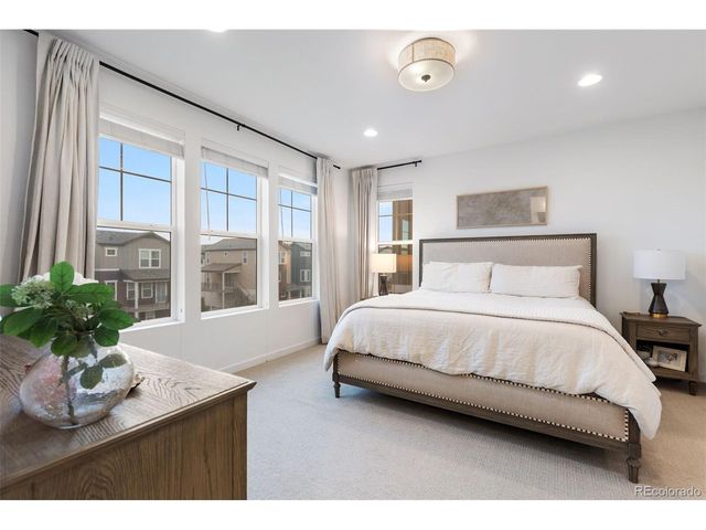 11045 Shining Star Cir, Parker, CO 80134