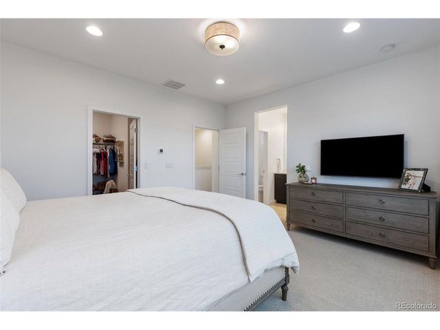 11045 Shining Star Cir, Parker, CO 80134