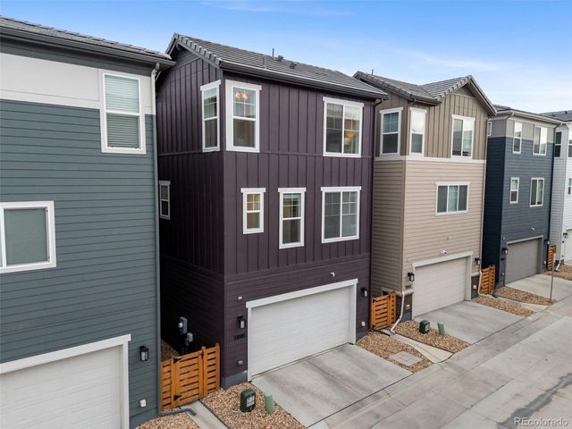11045 Shining Star Cir, Parker, CO 80134