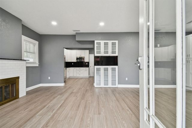 6810 N NAVIN AVENUE, Tampa, FL 33604