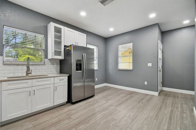 6810 N NAVIN AVENUE, Tampa, FL 33604