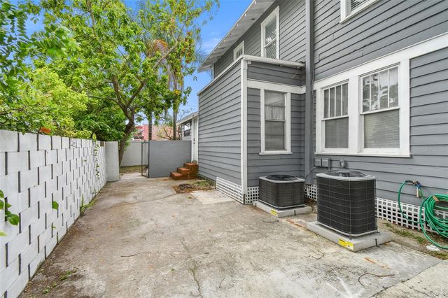 6810 N NAVIN AVENUE, Tampa, FL 33604