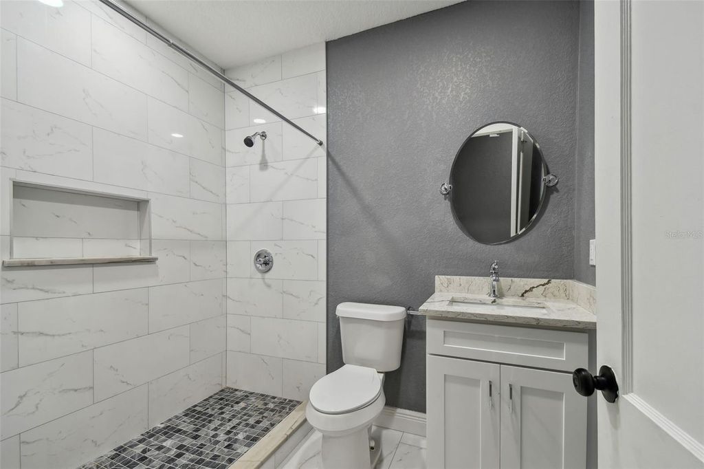 Image 19 of property listing at 6810 N NAVIN AVENUE, Tampa, FL 33604