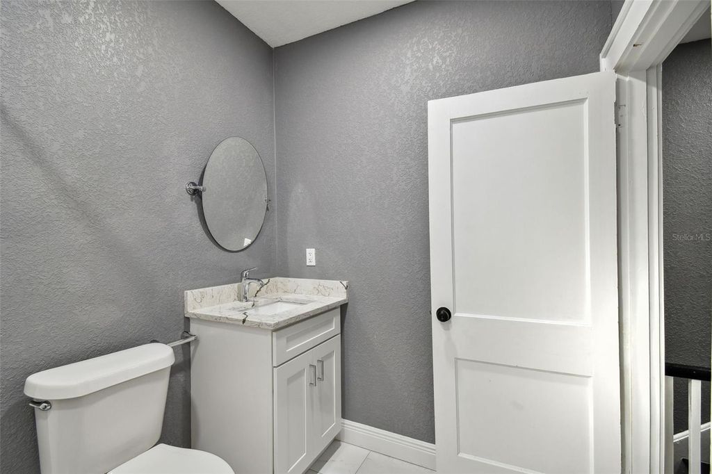 Image 20 of property listing at 6810 N NAVIN AVENUE, Tampa, FL 33604