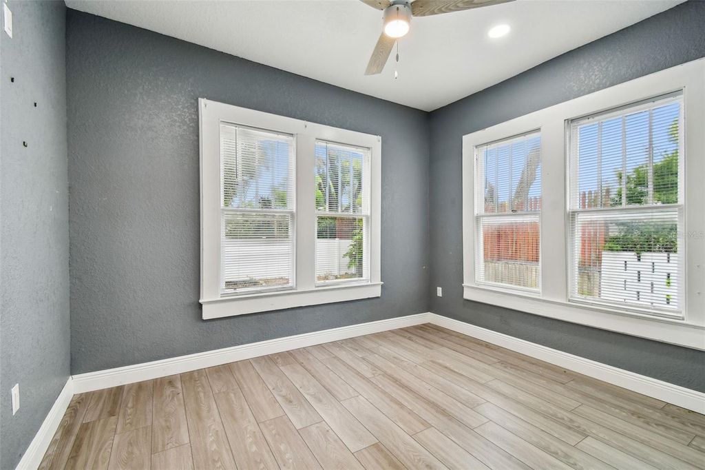 Image 25 of property listing at 6810 N NAVIN AVENUE, Tampa, FL 33604