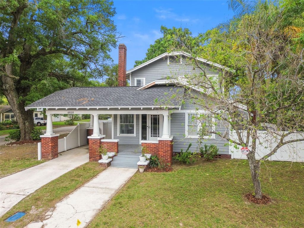 Image 39 of property listing at 6810 N NAVIN AVENUE, Tampa, FL 33604