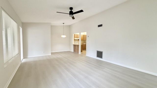 4969 Sable Pine Circle D2, West Palm Beach, FL 33417