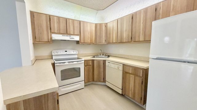 4969 Sable Pine Circle D2, West Palm Beach, FL 33417