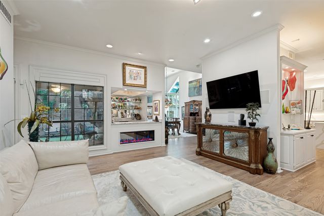6908 Hillpark Drive, Dallas, TX 75230