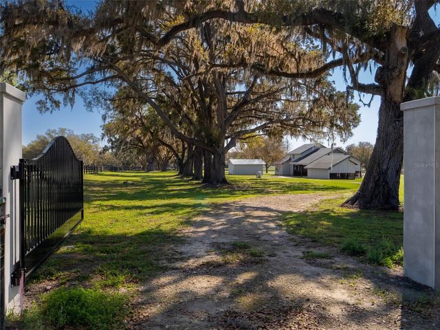 15157 NW 112TH PLACE ROAD, Morriston, FL 32668