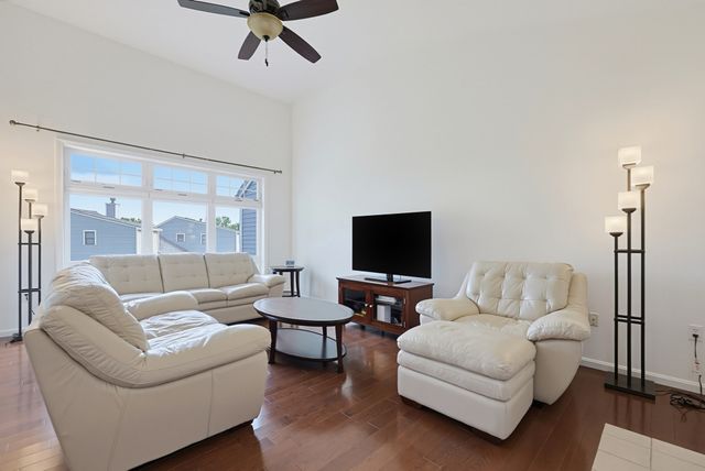 15 Kings Way 4, Waltham, MA 02451