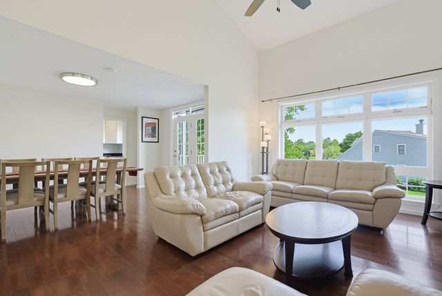 15 Kings Way 4, Waltham, MA 02451