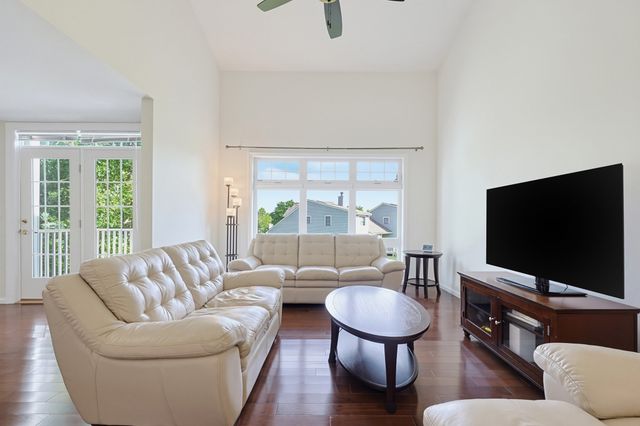 15 Kings Way 4, Waltham, MA 02451