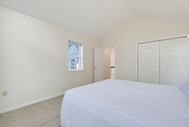 15 Kings Way 4, Waltham, MA 02451