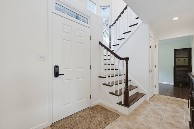 15 Kings Way 4, Waltham, MA 02451