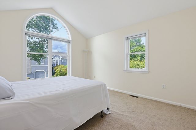 15 Kings Way 4, Waltham, MA 02451